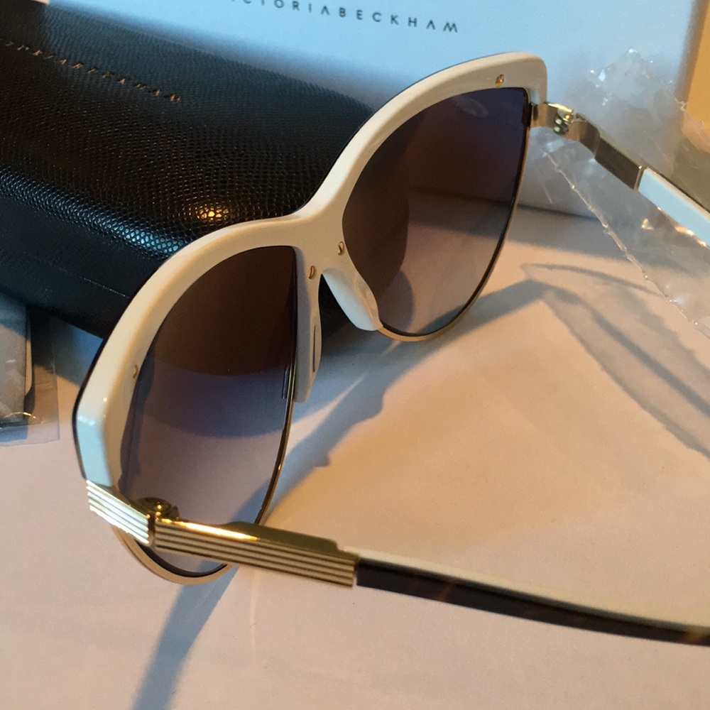 Victoria Beckham Cat Eye Tortoiseshell Sunglasses - Picture 7 of 8